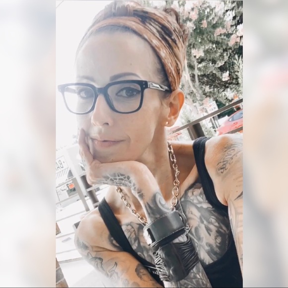 Meet your Posher, Tania - Picture 2 of 2